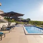 Callista Villa *